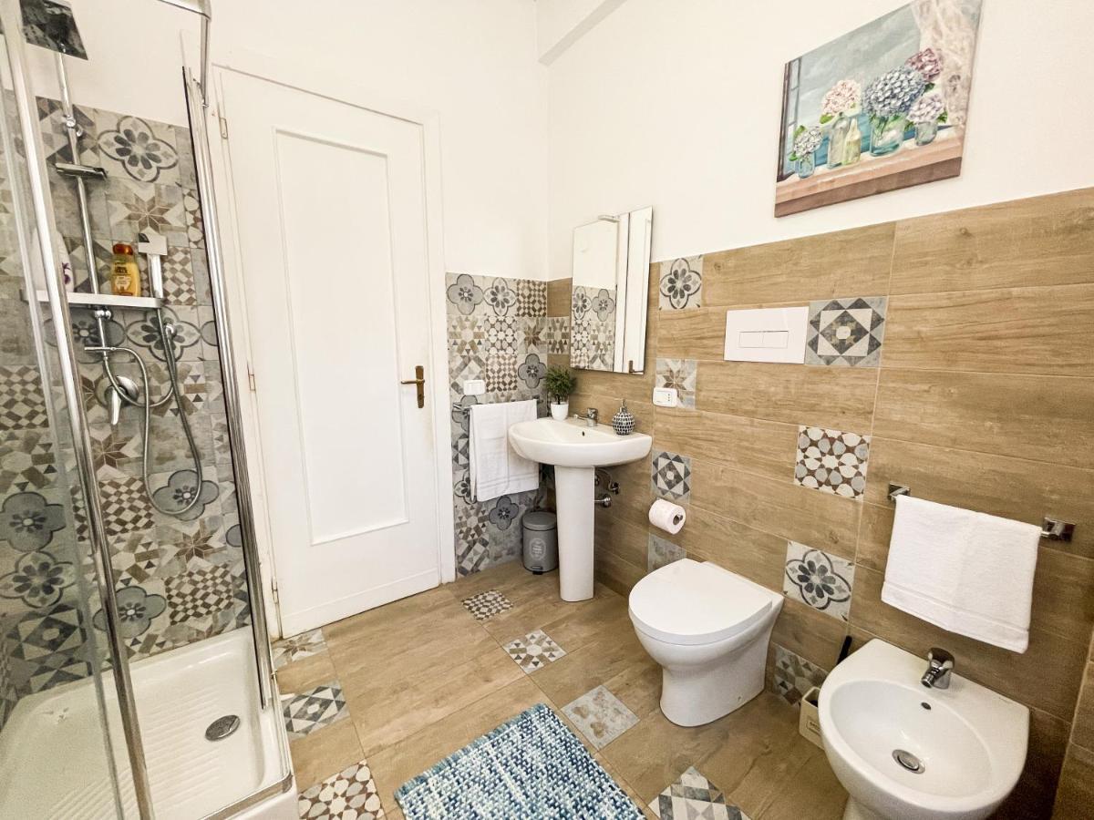 Al Politeama Rooms B&B Palermo Ngoại thất bức ảnh