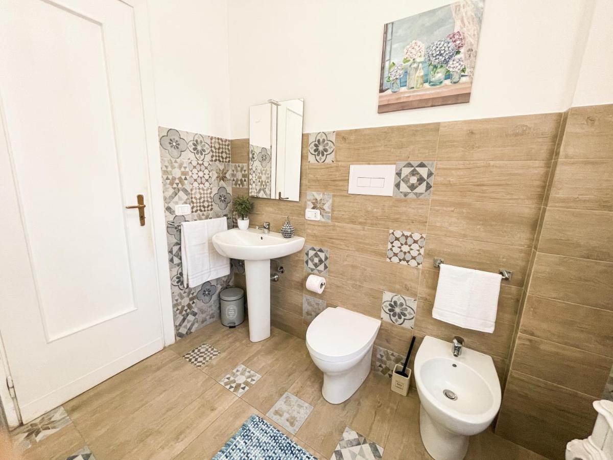 Al Politeama Rooms B&B Palermo Ngoại thất bức ảnh
