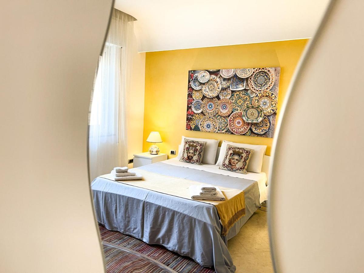 Al Politeama Rooms B&B Palermo Ngoại thất bức ảnh
