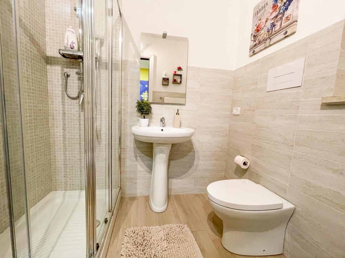 Al Politeama Rooms B&B Palermo Ngoại thất bức ảnh