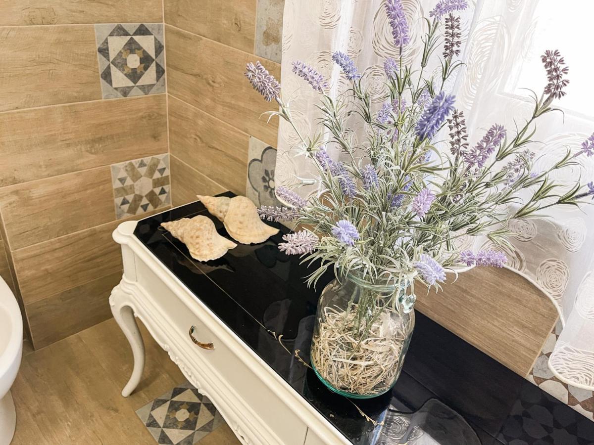 Al Politeama Rooms B&B Palermo Ngoại thất bức ảnh
