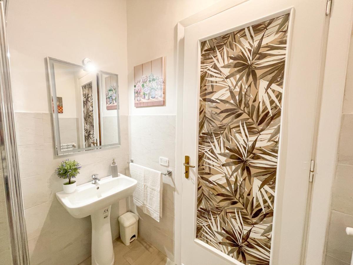 Al Politeama Rooms B&B Palermo Ngoại thất bức ảnh