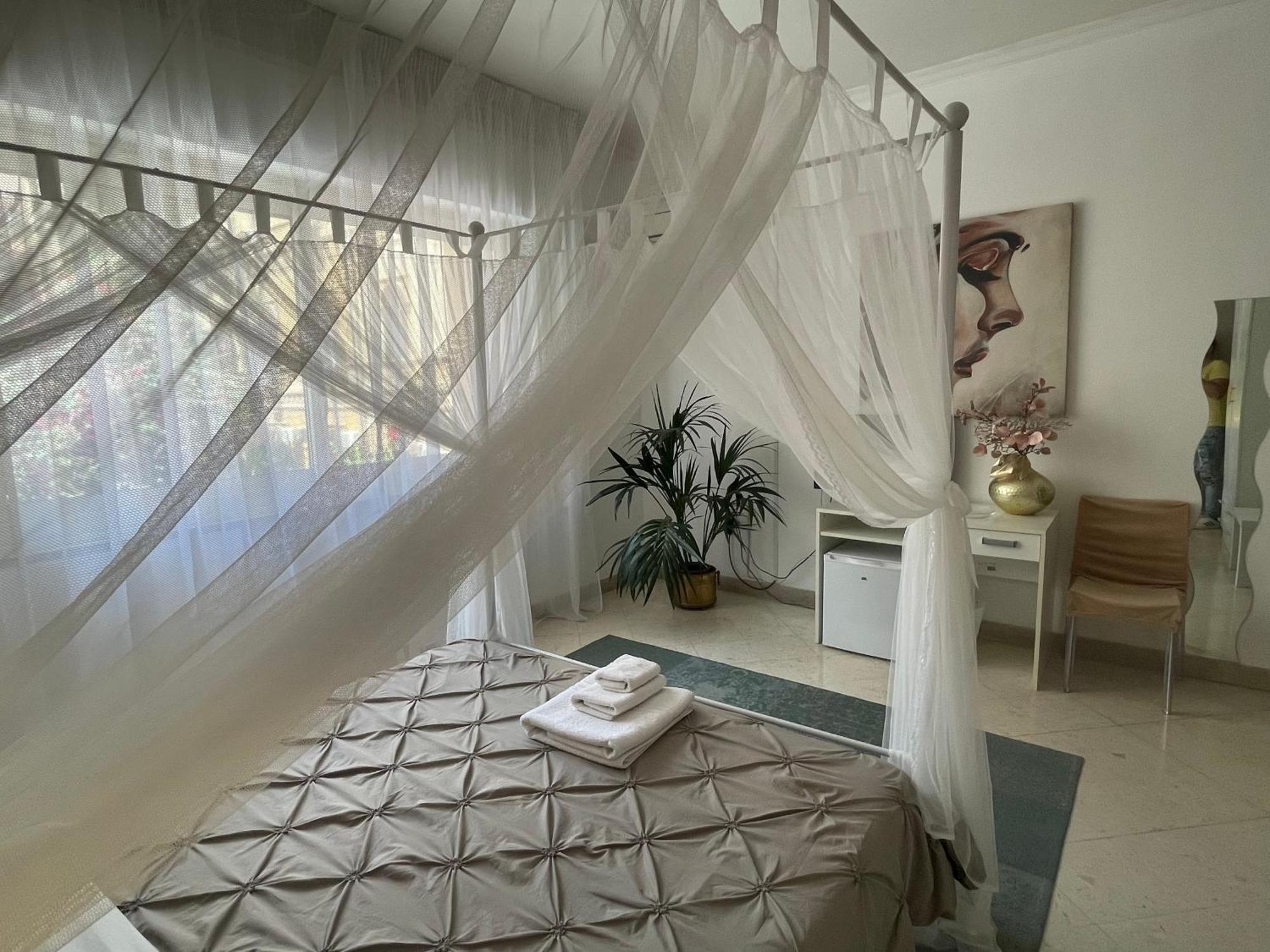 Al Politeama Rooms B&B Palermo Ngoại thất bức ảnh